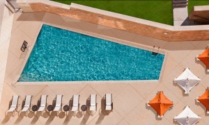 Att Ut Pool Retouch 02 Cropped