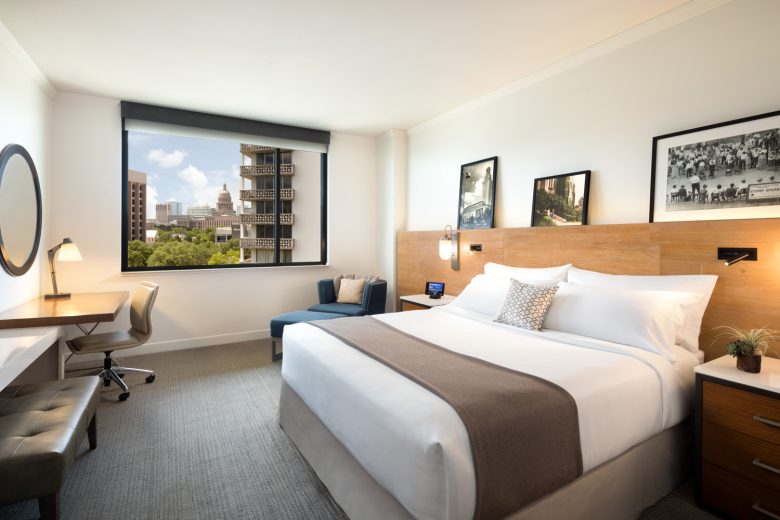 Standard King 7021 Room Web